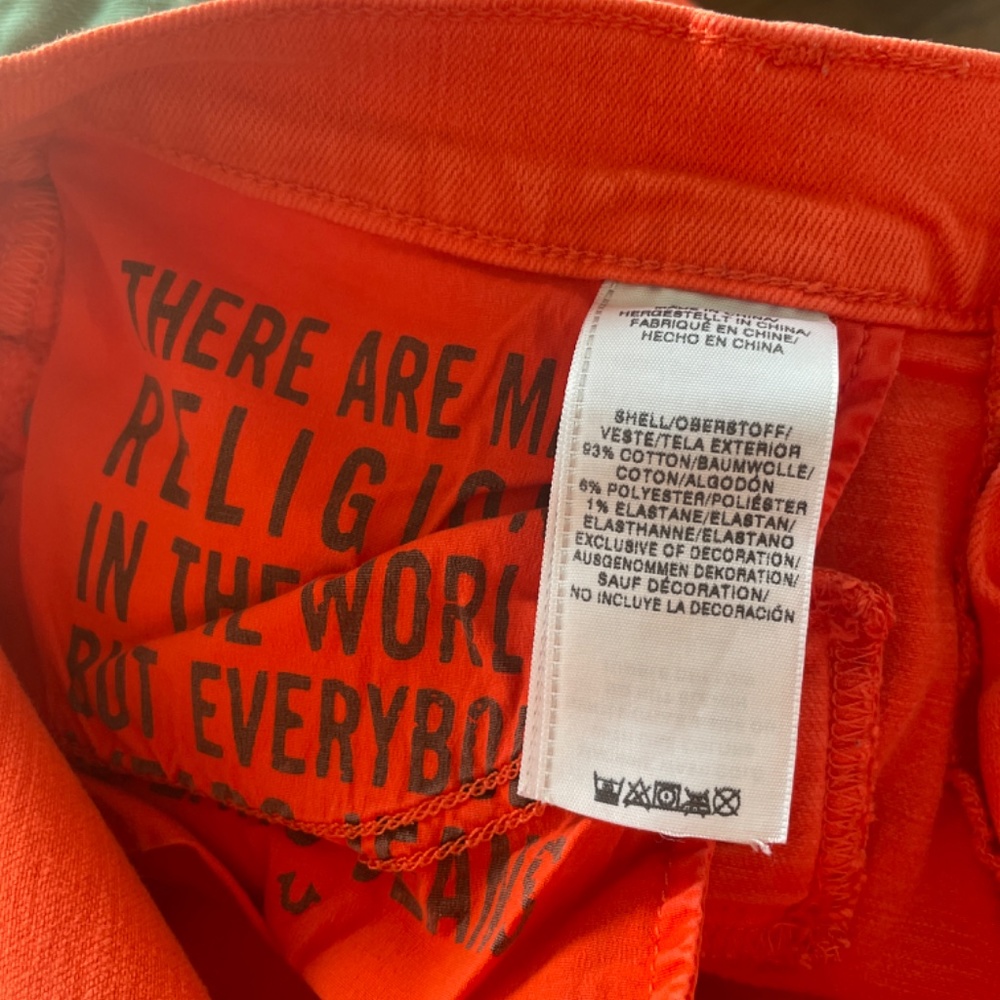 True Religion - Picture 4 of 5